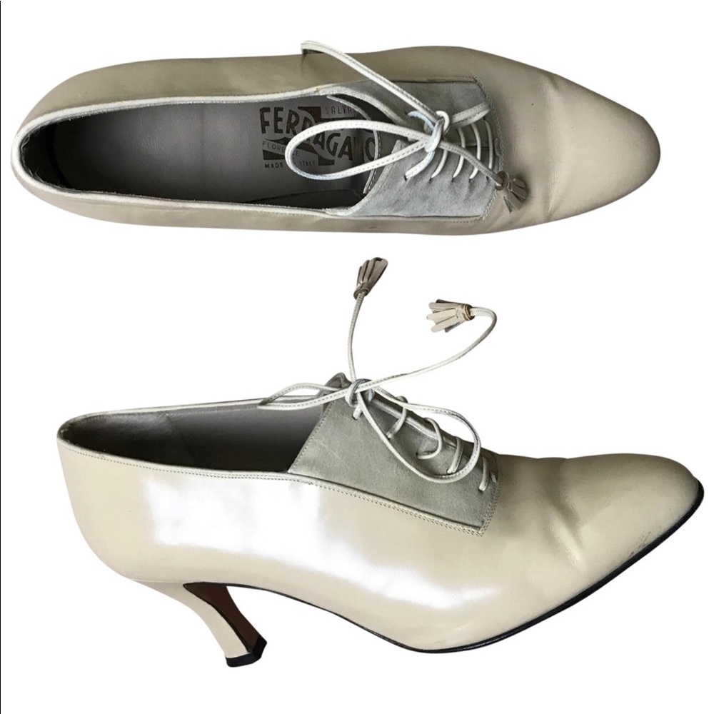 Vintage SALVATORE FERRAGAMO Nude Lace-up Pumps
